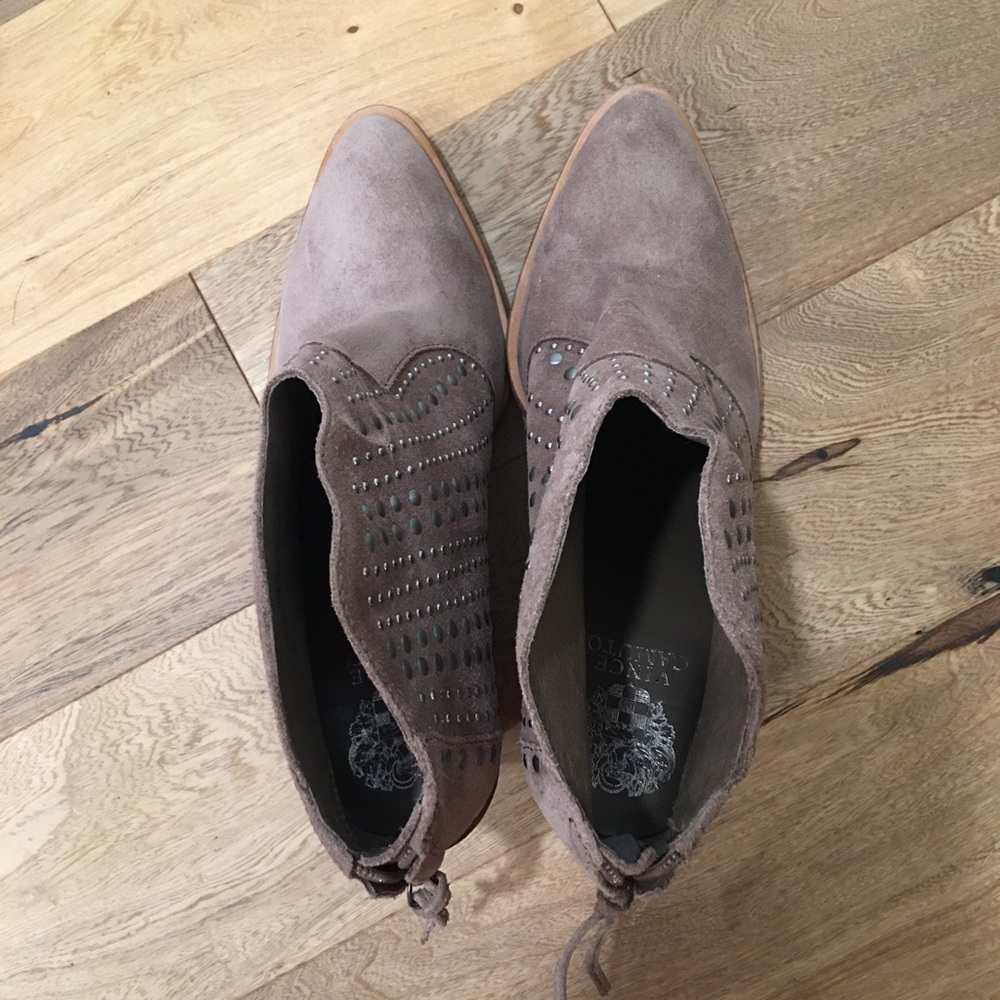 Vince Camuto bootie - Picture 2 of 5